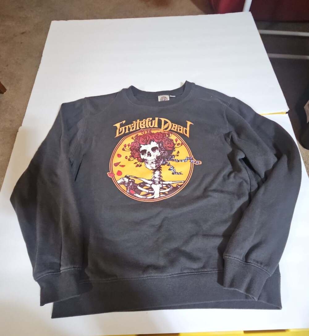 Grateful Dead Sweatshirt Size MD Black Skull Roses Bertha Crewneck